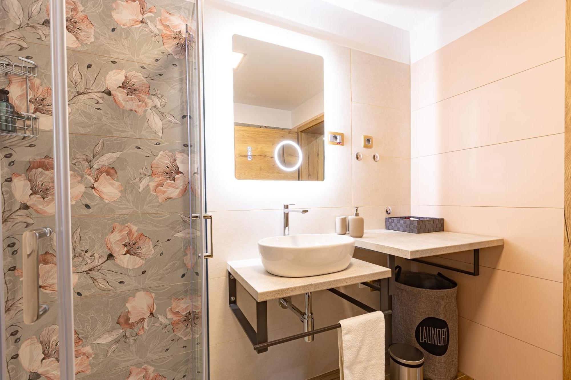 Adriatic Bay Apartments 波尔托罗 外观 照片